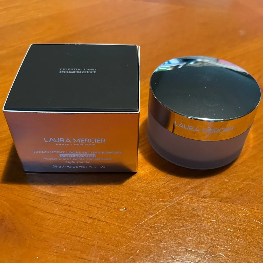 Laura Mercier Translucent Loose Setting Powder Light Catcher
